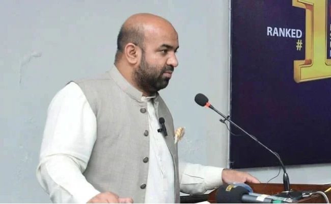laptop distribution for high-achievers